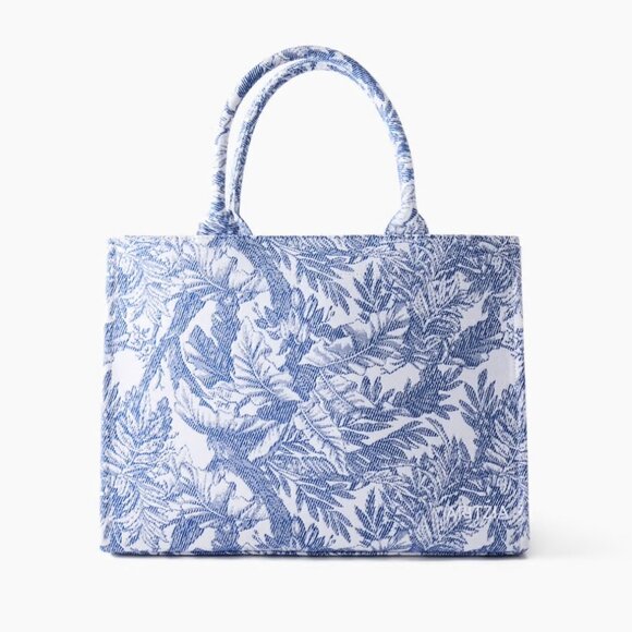 Aritzia Tote l Similar to Versace or Dior but for a fraction of the price! - Picture 4 of 11